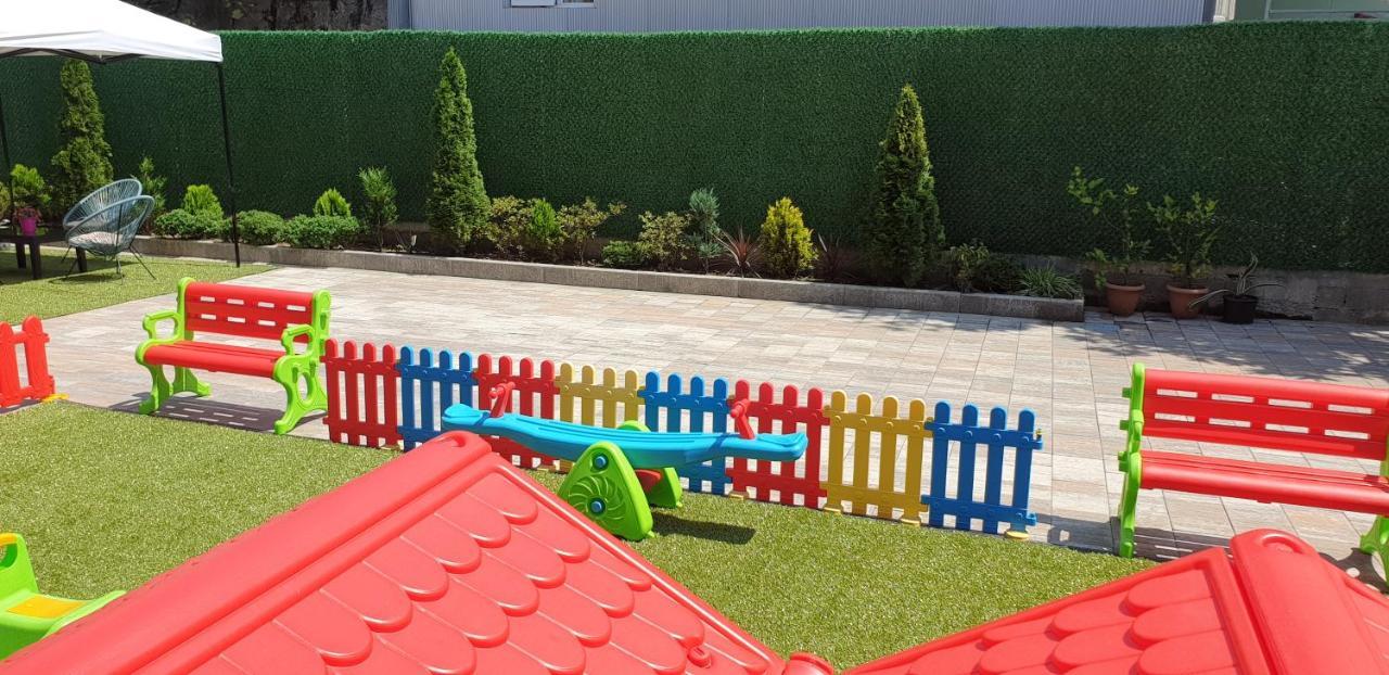 Hotel Leon Batumi Zewnętrze zdjęcie